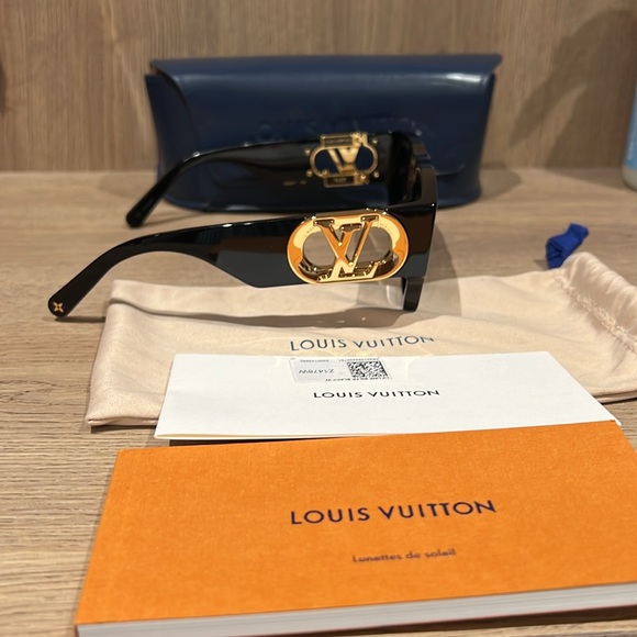 Louis Vuitton LV Link Square Sunglasses - Picture 4 of 6